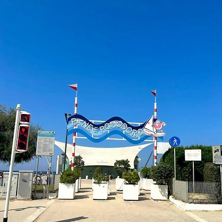 Next Stop: Барі Екстер'єр фото